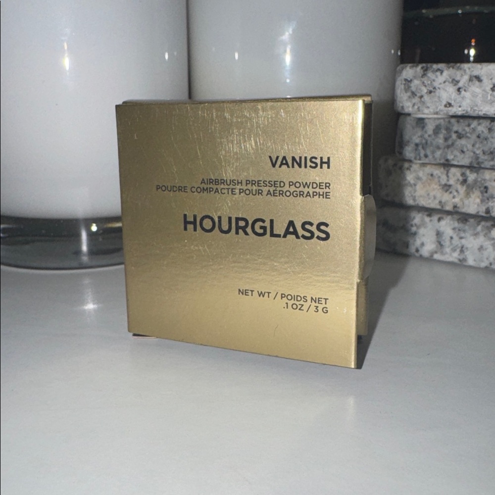 Hourglass Vanish Pressed Powder in Translucent (travel size)